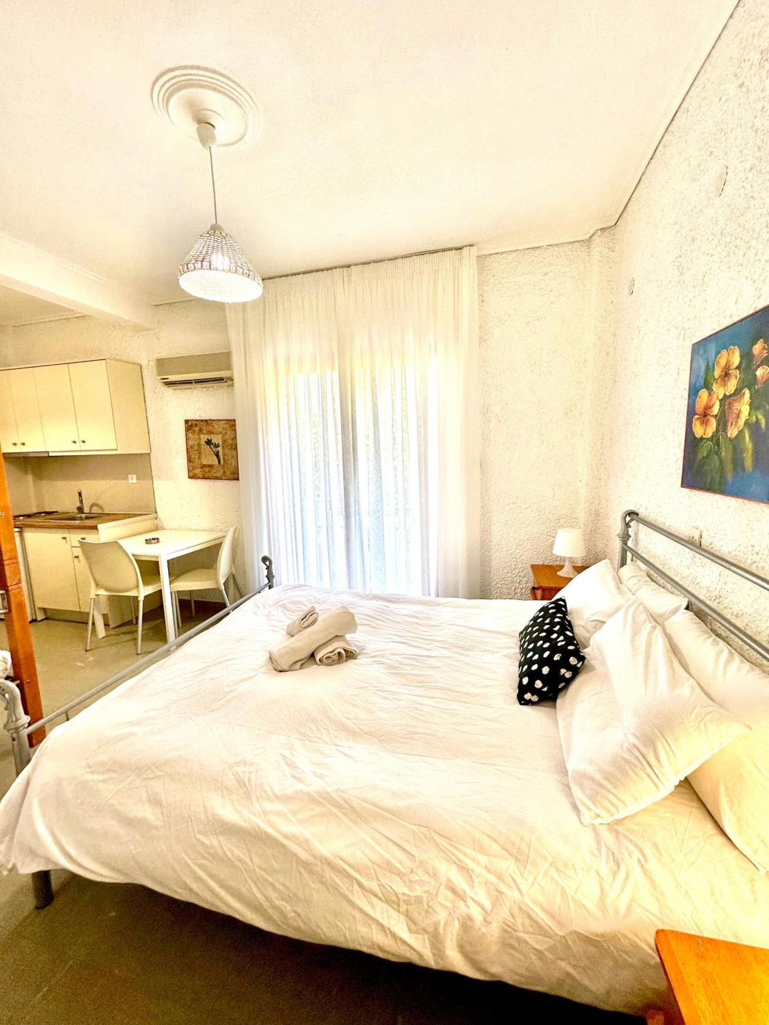 Katerina Apartments Néos Pírgos Oda fotoğraf