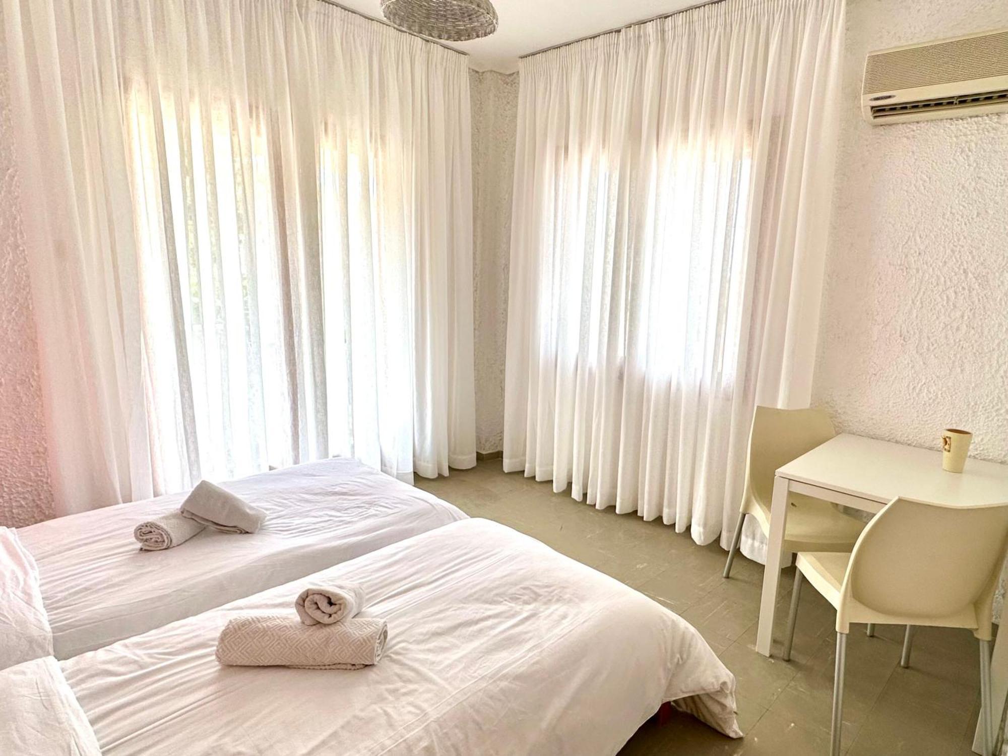 Katerina Apartments Néos Pírgos Oda fotoğraf