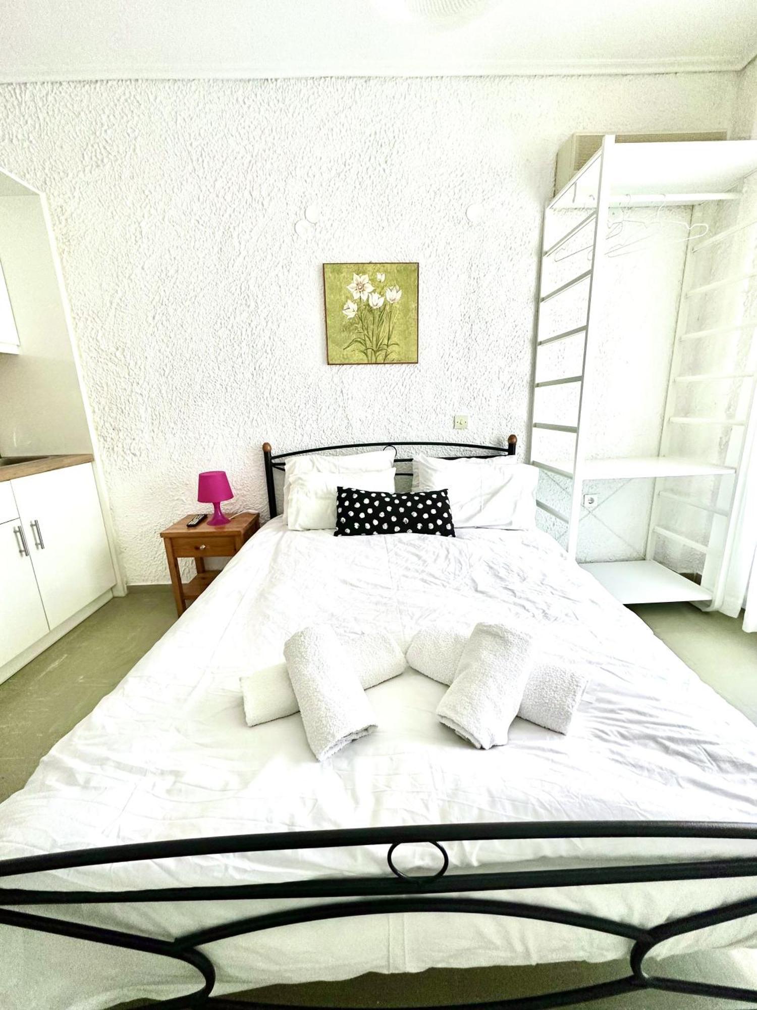 Katerina Apartments Néos Pírgos Oda fotoğraf