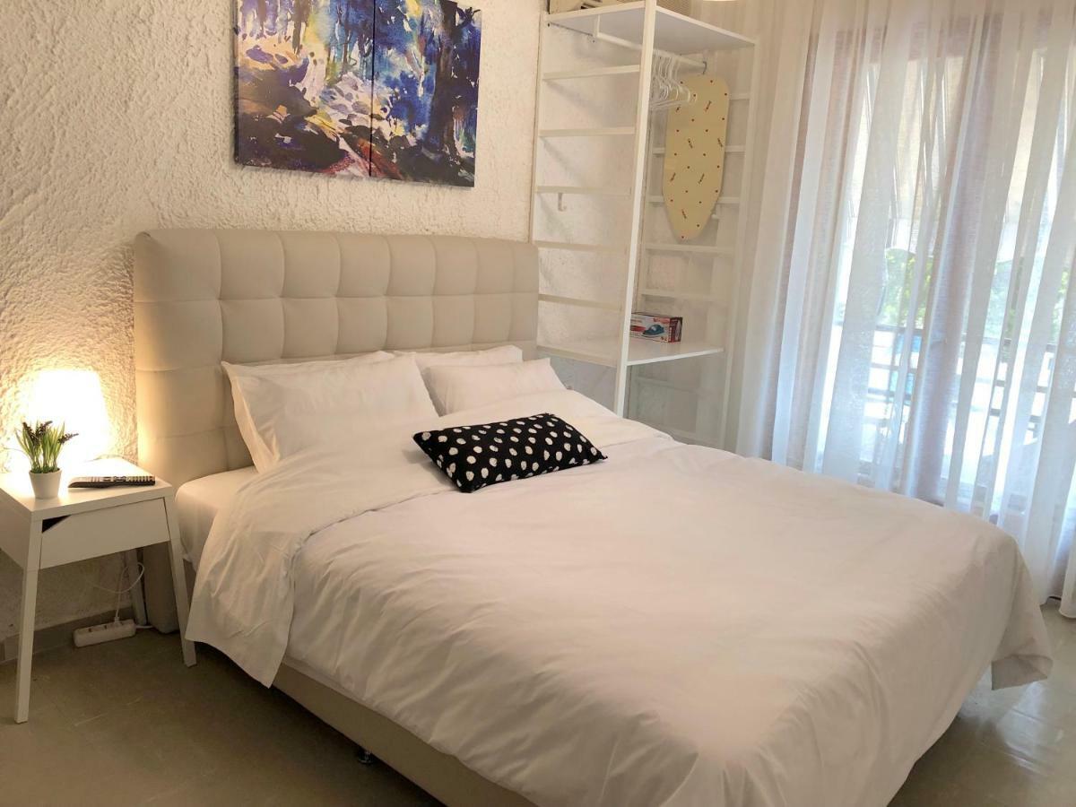 Katerina Apartments Néos Pírgos Oda fotoğraf